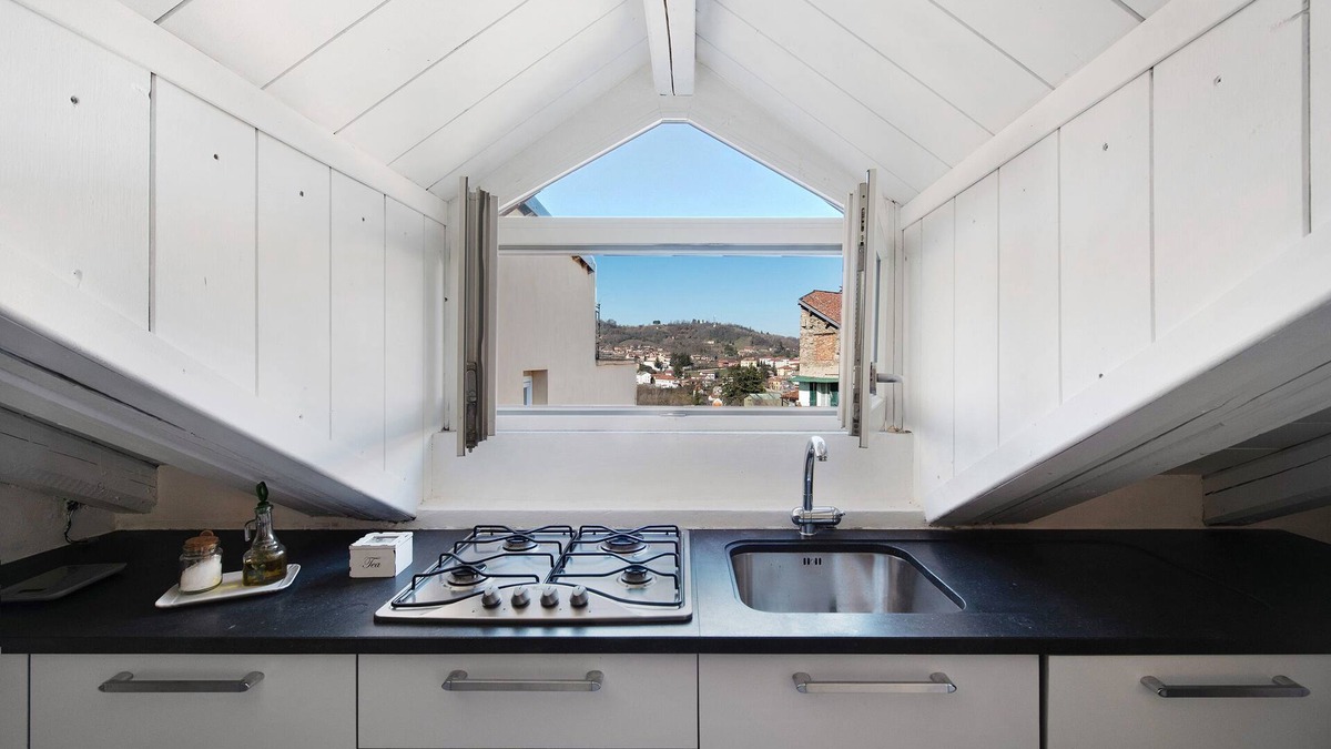 Ovada Apartment | Apartment 'Maria's Home' with Private Terrace, Balcony and Air Conditioning