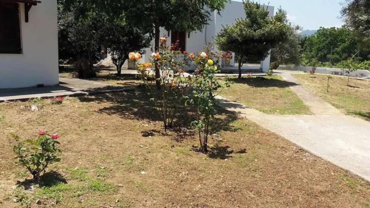 Edipsos Apartment | Apartment 'Μaria's House 1' with Private Terrace, Shared Garden and Air Conditioning