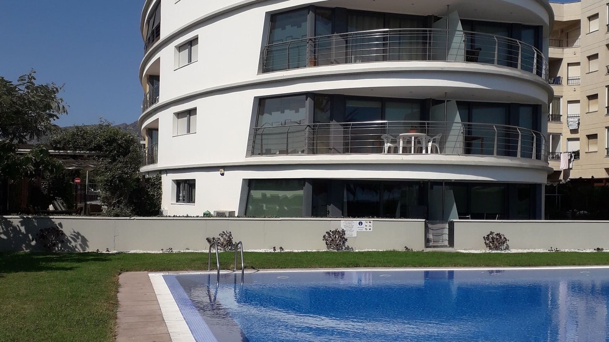 Santa Margarida Apartment | Apartment Marina Park 1ere ligne de mer piscine