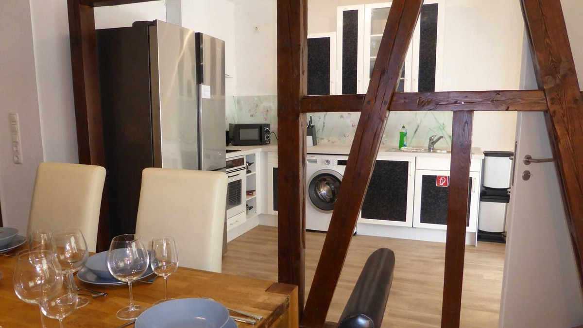 Jena Apartment | Apartment Martin Luther, 3 bedrooms, free WiFi, center - Apartment Martin Luther