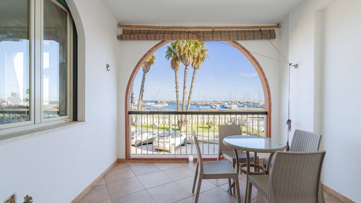 Marzamemi Apartment | Apartment 'Marzamemi Porto' with Sea View, Wi-Fi and Air Conditioning
