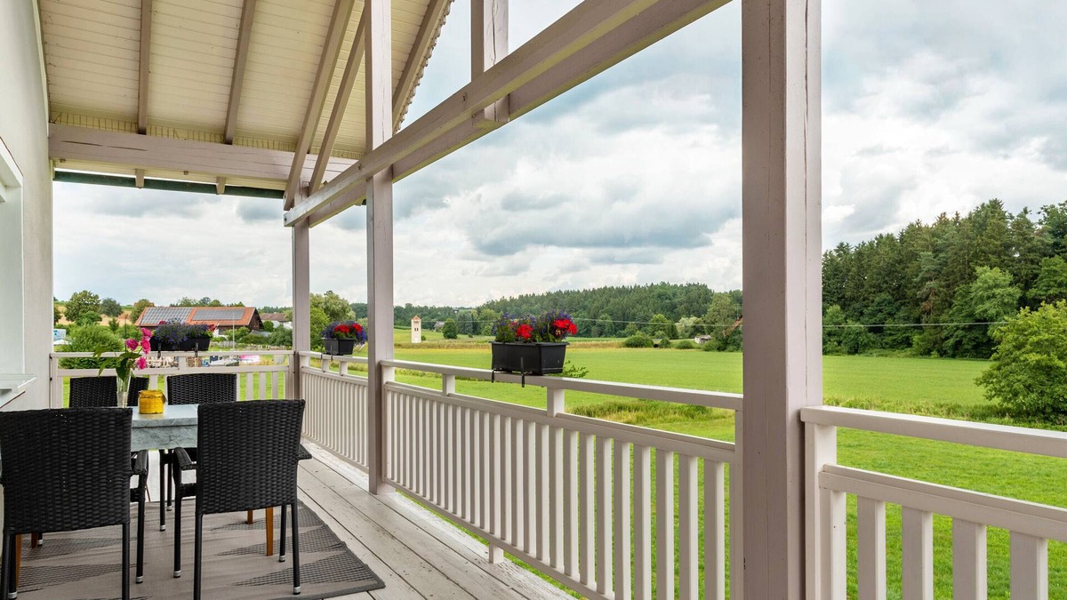 Arnstorf Apartment | Apartment 'Mayerhofer 2' with Shared Terrace, Shared Garden and Wi-Fi
