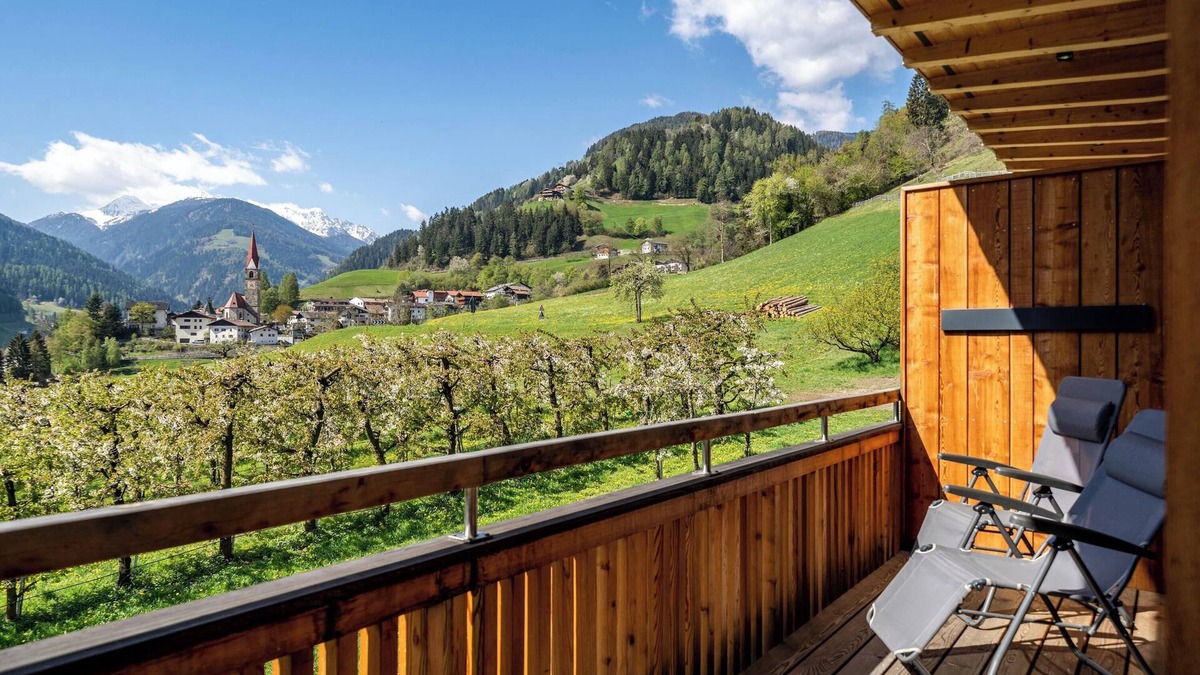 San Pancrazio Apartment | Apartment 'Mayrhof in the Cherry Garden' with Mountain View & Balcony