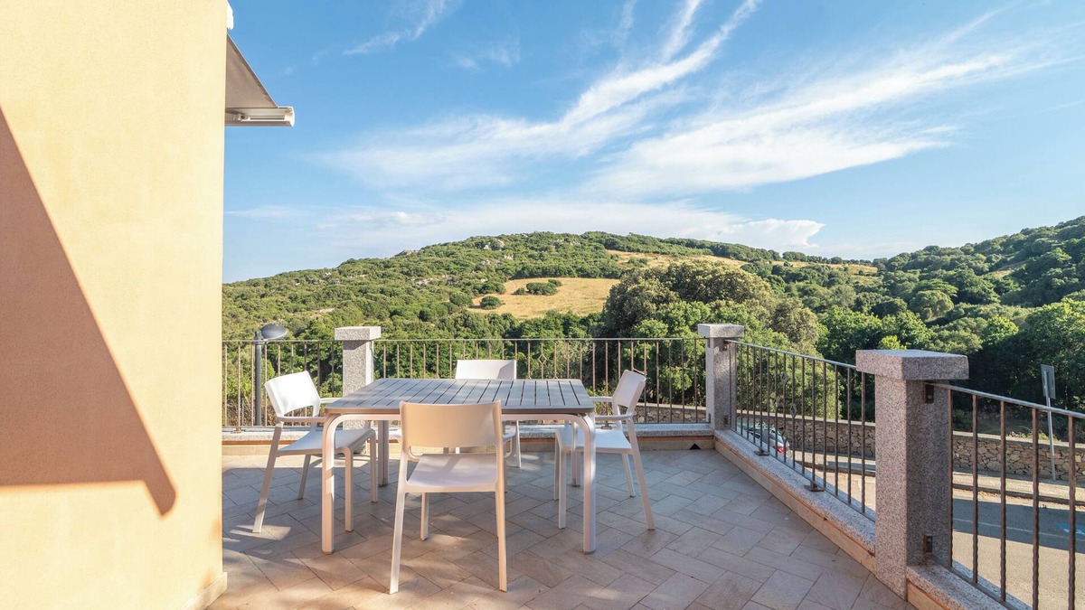 San Franciscu d'Aglientu Apartment | Apartment 'Medici' with Private Terrace, Wi-Fi and Air Conditioning