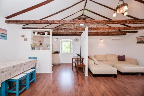Sucici Apartment | Apartment Mediterranean