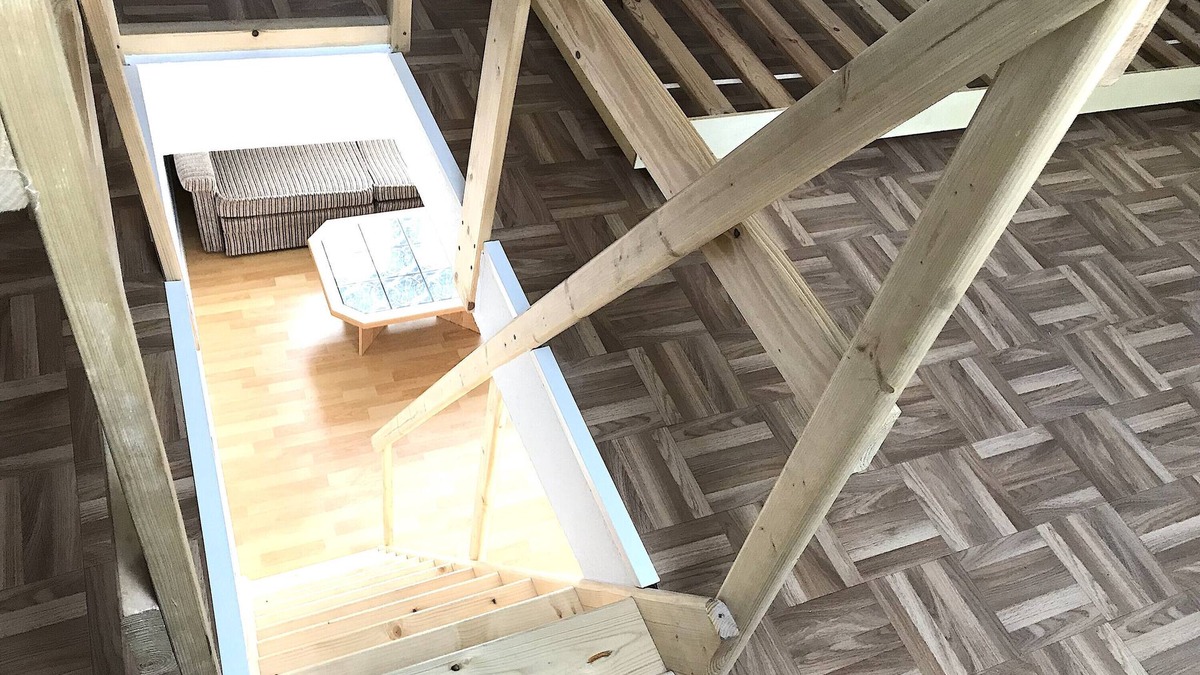 Meerane Apartment | Apartment 'Meeraner Parkresidenz Bergmann' with Wi-Fi and Air Conditioning