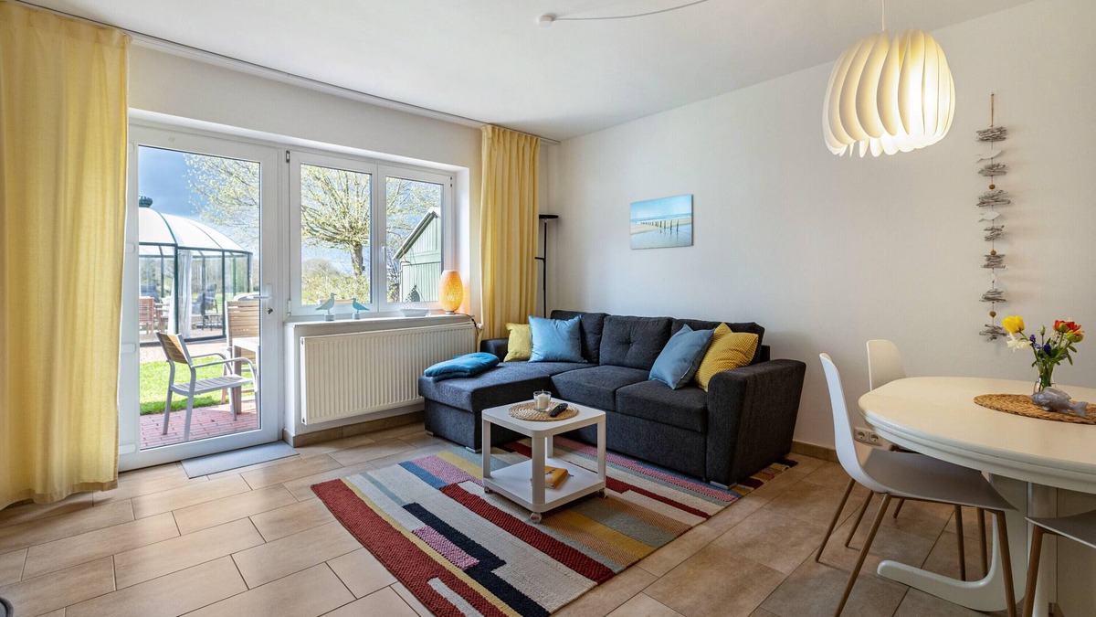 Lindhoft Apartment | Apartment "Meerfamilie" close to the Sea with Terrace & Wi-Fi