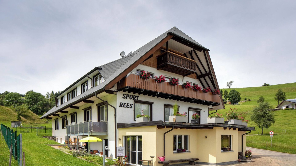 Hofsgrund Apartment | Apartment 'Melanie' with Mountain View, Shared Terrace and Wi-Fi