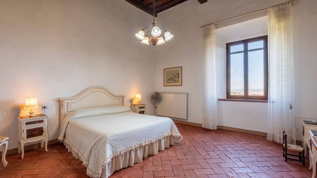 Monteroni d'Arbia Apartment | Apartment 'Memories' Farm Stay with View of Siena