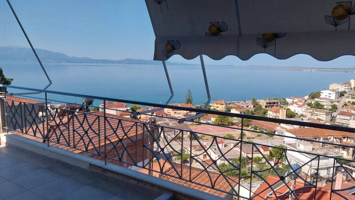 Menidion Apartment | Apartment 'Menidi Sea View' with Sea View, Wi-Fi and Air Conditioning