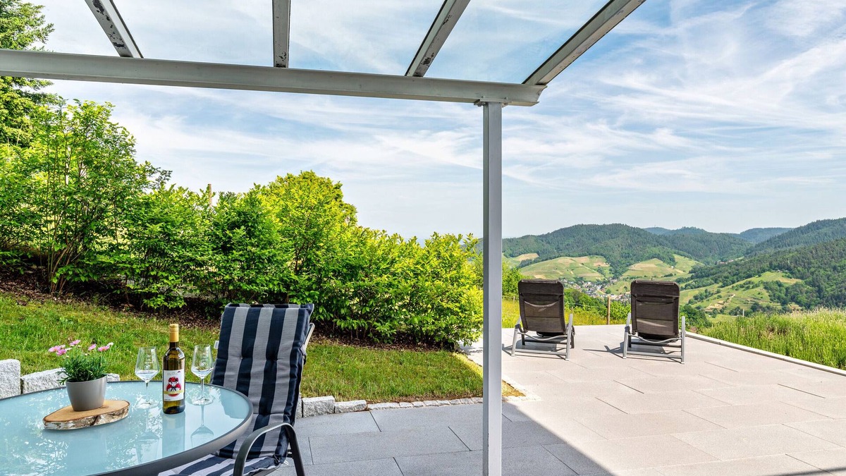 Neusatzeck Apartment | Apartment "Merzel's Schöne Aussicht" with Mountain View, Garden & Wi-Fi