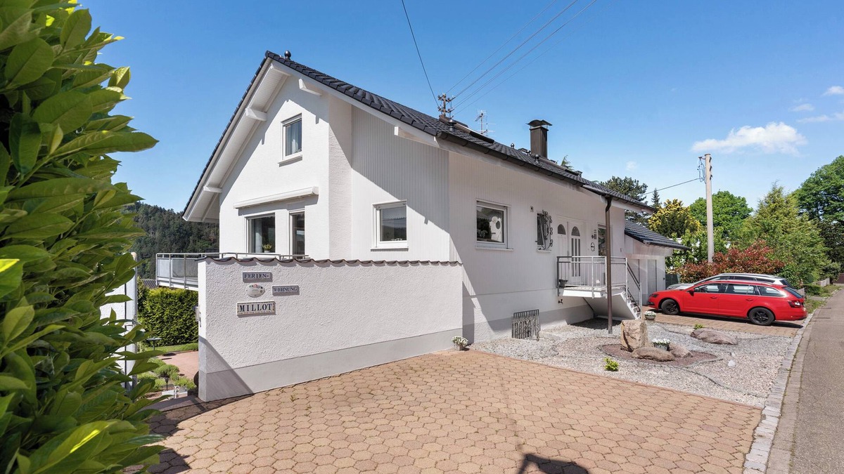 Scheuern Apartment | Apartment 'Millot' with Private Terrace and Wi-Fi