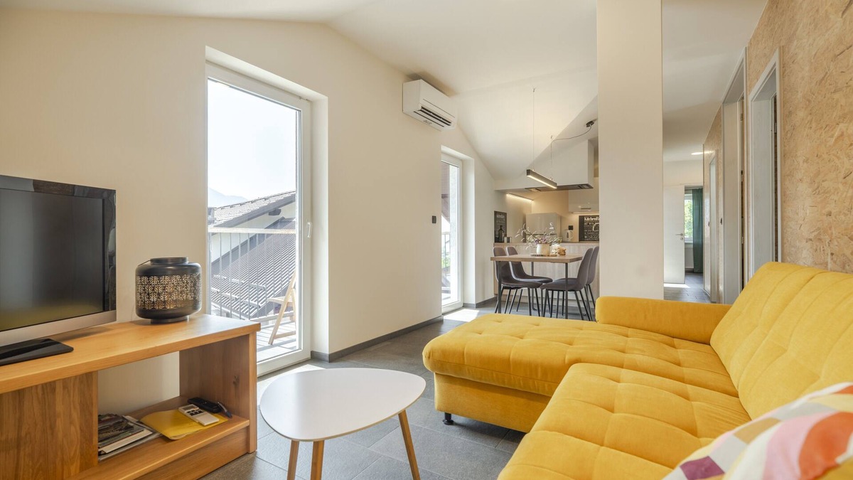 Kamno Apartment | Apartment Mimi with 2 Bedrooms & Balcony & Free Parking