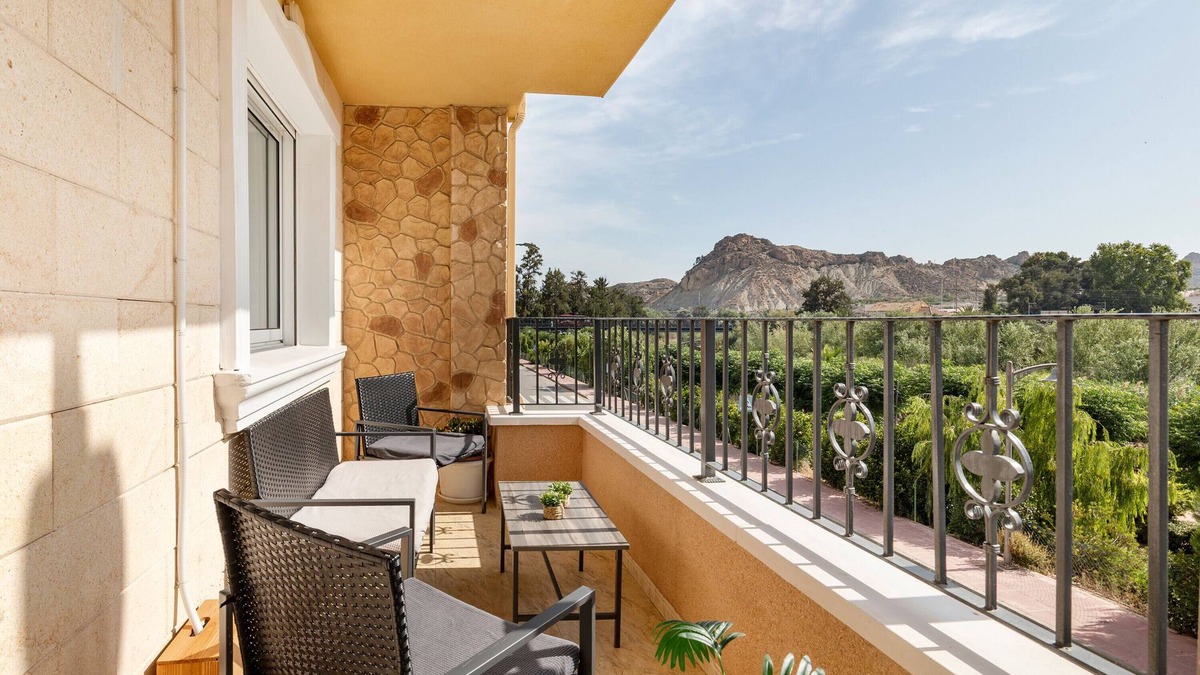 Archena Apartment | Apartment 'Mirador Del Seg' with Mountain View, Wi-Fi and Air Conditioning