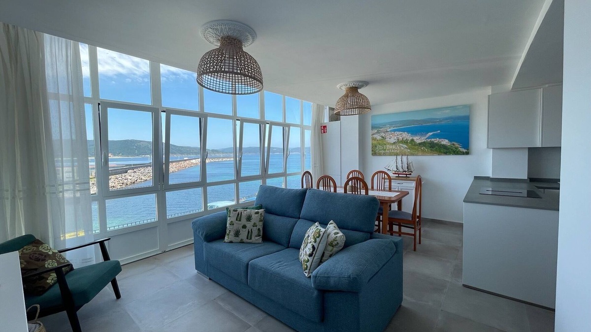 Fisterra Apartment | Apartment 'Mirador Playa Ribeira' with Sea View, Wi-Fi and Air Conditioning