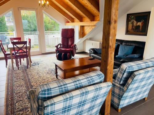 Kelkheim Apartment | Apartment mit schöner Aussicht auf den Großen Feldberg & Burg Königstein