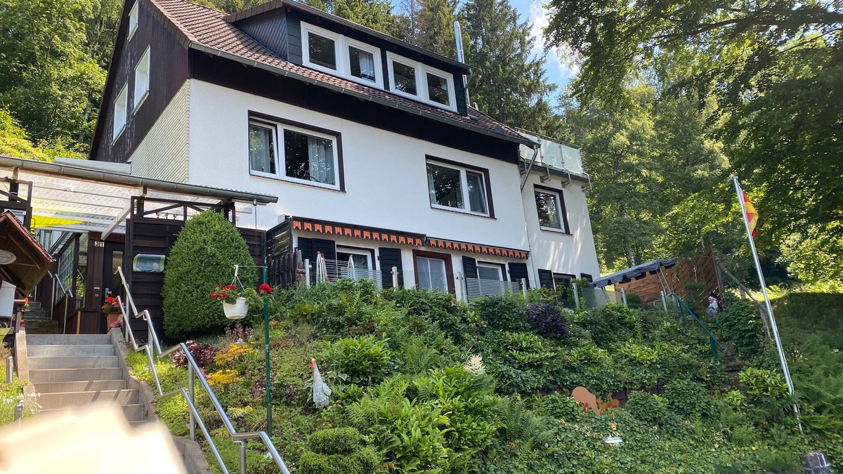 Lautenthal Apartment | Apartment 'Modernes In Traumlage' with Mountain View, Shared Garden and Wi-Fi