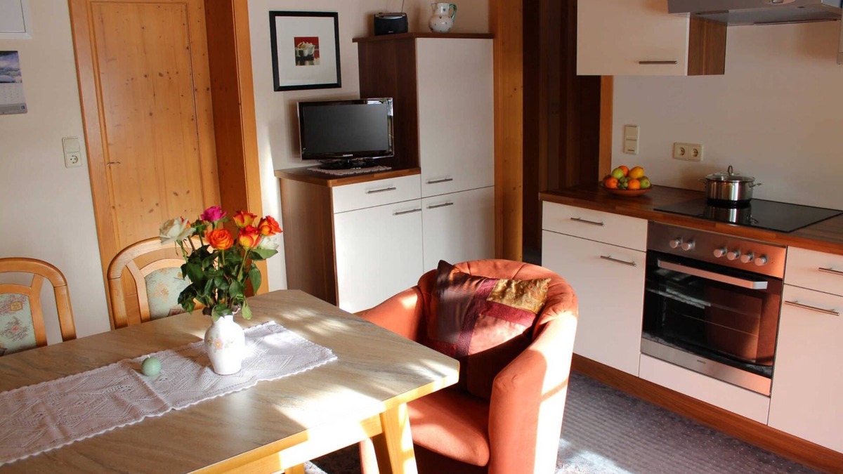 Gnesau Sonnleiten Apartment | Apartment "Morgensonne" - Pension & Ferienwohnung Sonnleiten
