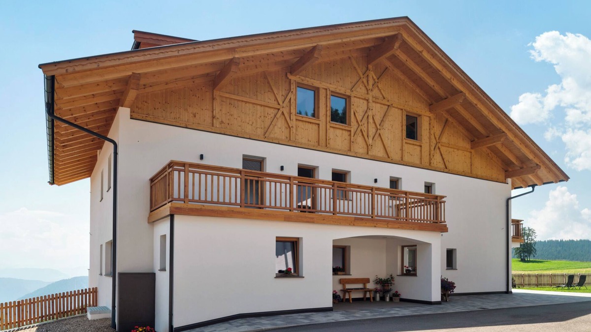 San Genesio Atesino Apartment | Apartment 'Moserhof Wohnung Salbei' with Mountain View, Balcony and Wi-Fi