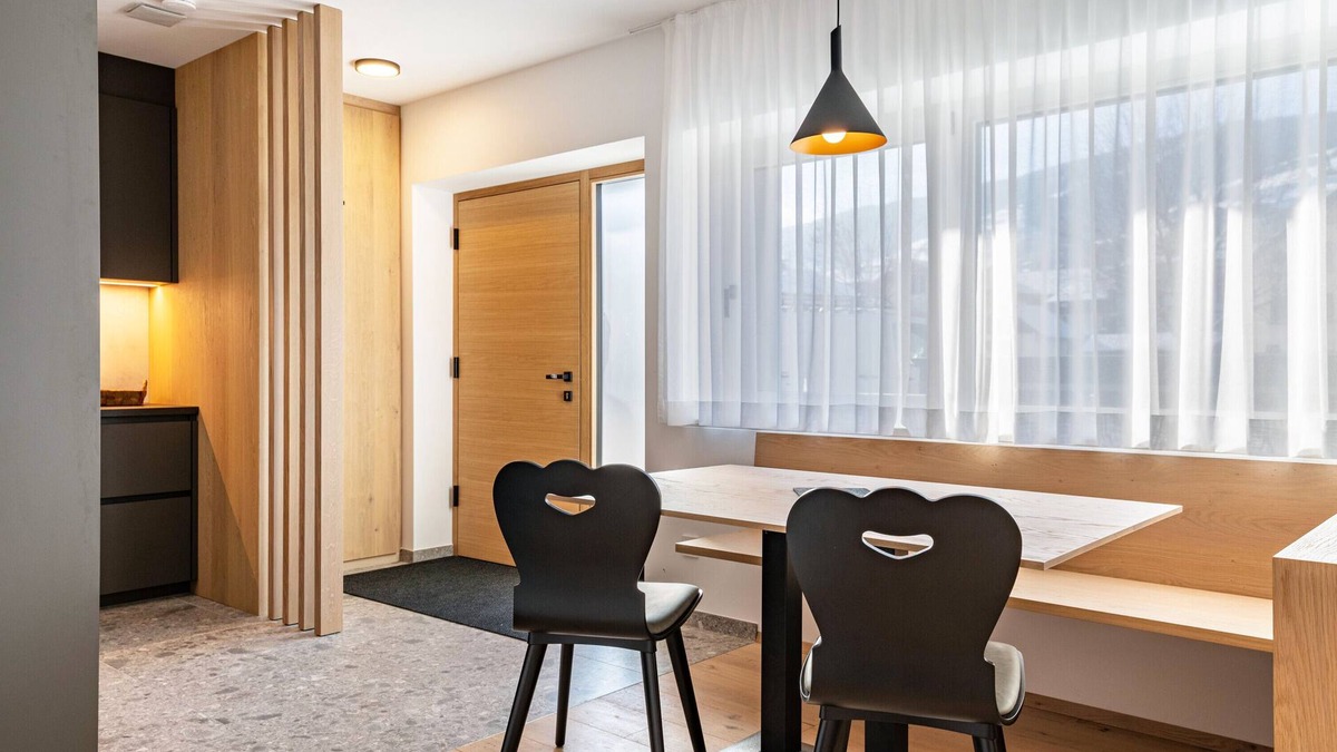 Valdaora di Mezzo Apartment | Apartment 'Mountain Meadows Apt 1' with Mountain View, Private Terrace and Wi-Fi