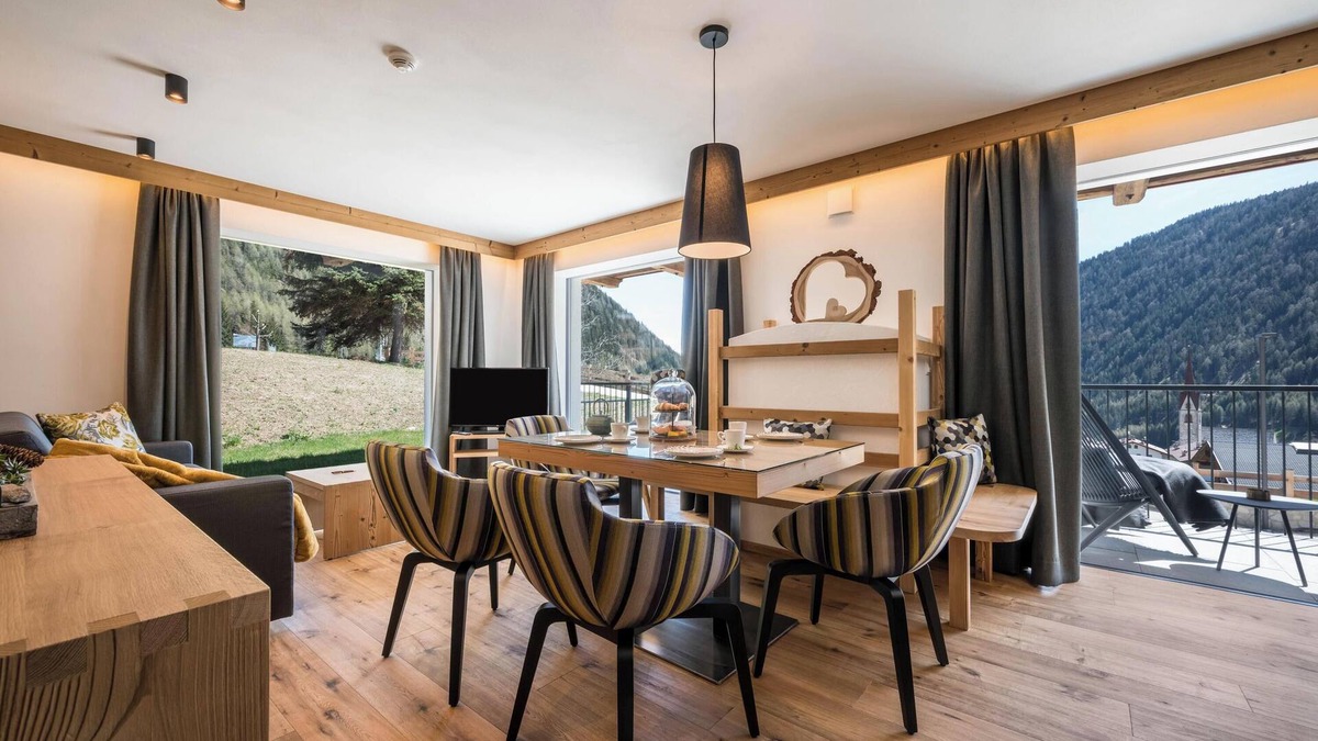 Valles Apartment | Apartment "Mulin Rudl" next to the Skiing Area with Mountain View, Sauna & Balcony