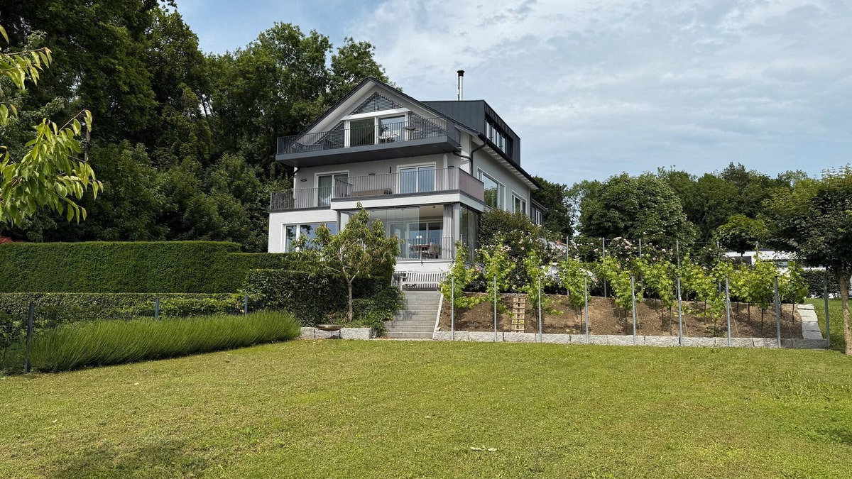 Schnetzenhausen Apartment | Apartment 'Müller' with Lake View, Wi-Fi and Air Conditioning
