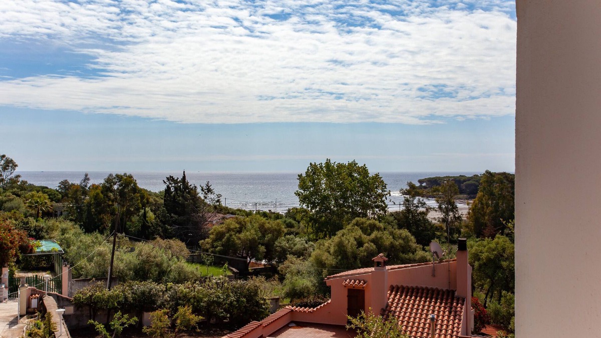 Sas Linnas Siccas Apartment | Apartment "Murice" with Sea View, Garden & Wi-Fi