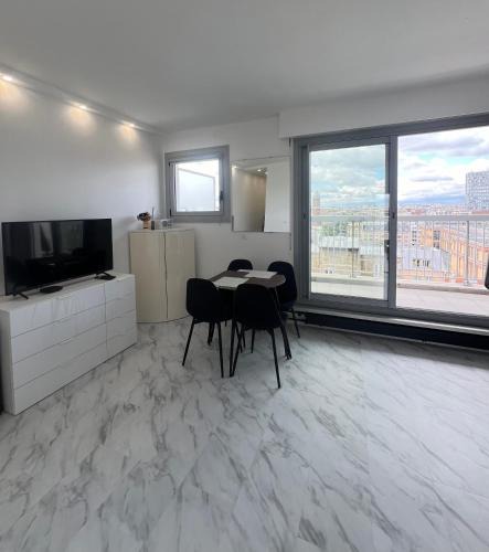 Quartier de Javel Apartment | Apartment My HOME Eiffel Tower View
