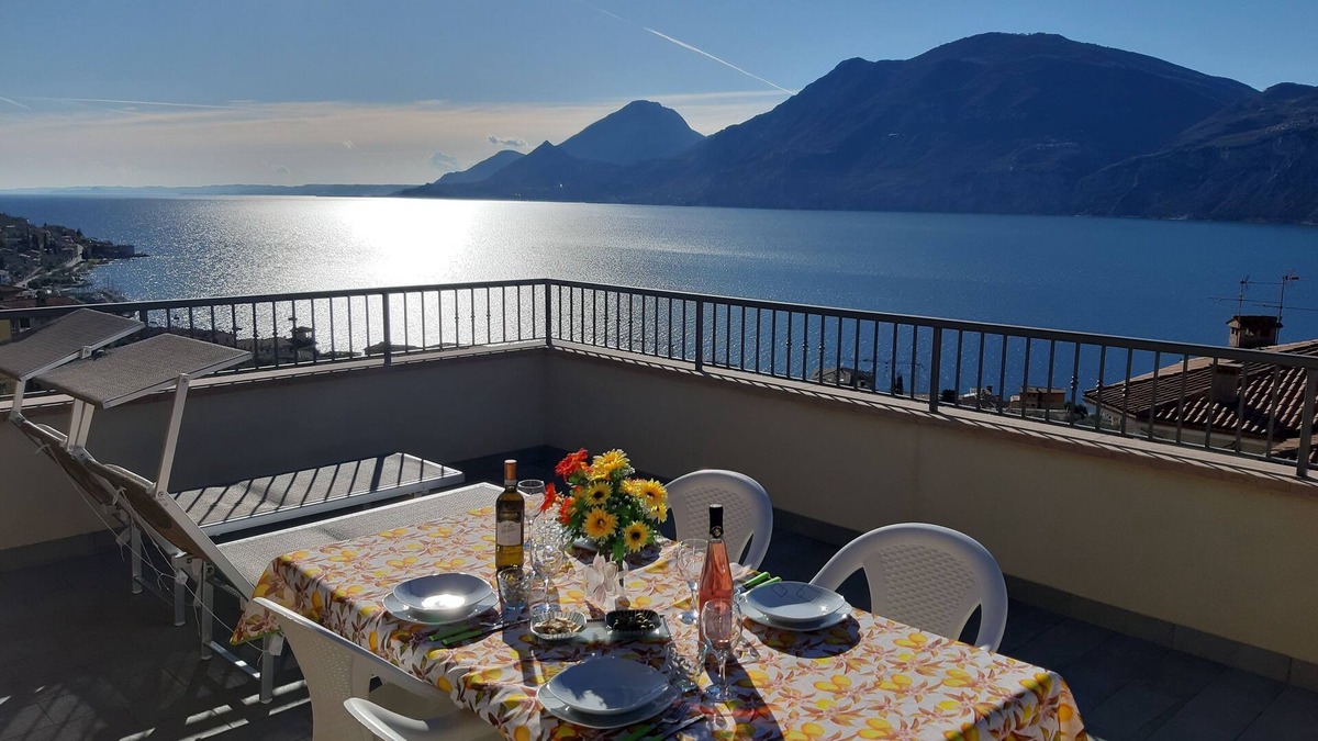 Assenza Apartment | Apartment Ninfea with beautiful lake view