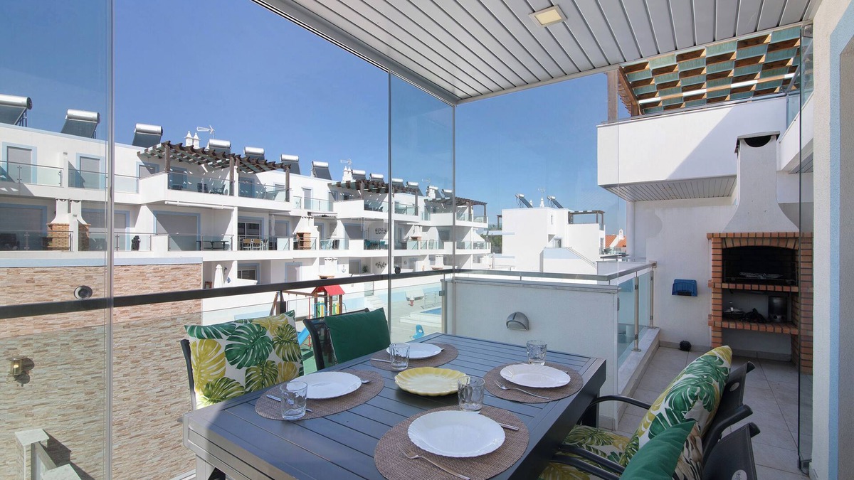 Manta Rota Apartment | Apartment 'Numar Residence Aa' with Shared Pool, Wi-Fi and Air Conditioning