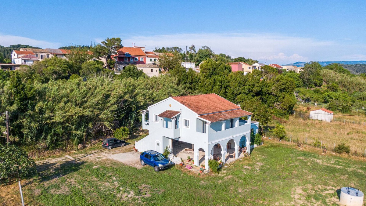 Peroulades Apartment | Apartment 'Natura 1' with Sea View, Wi-Fi and Air Conditioning