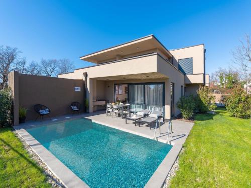 Karigador Villa | Apartment near beach with pool