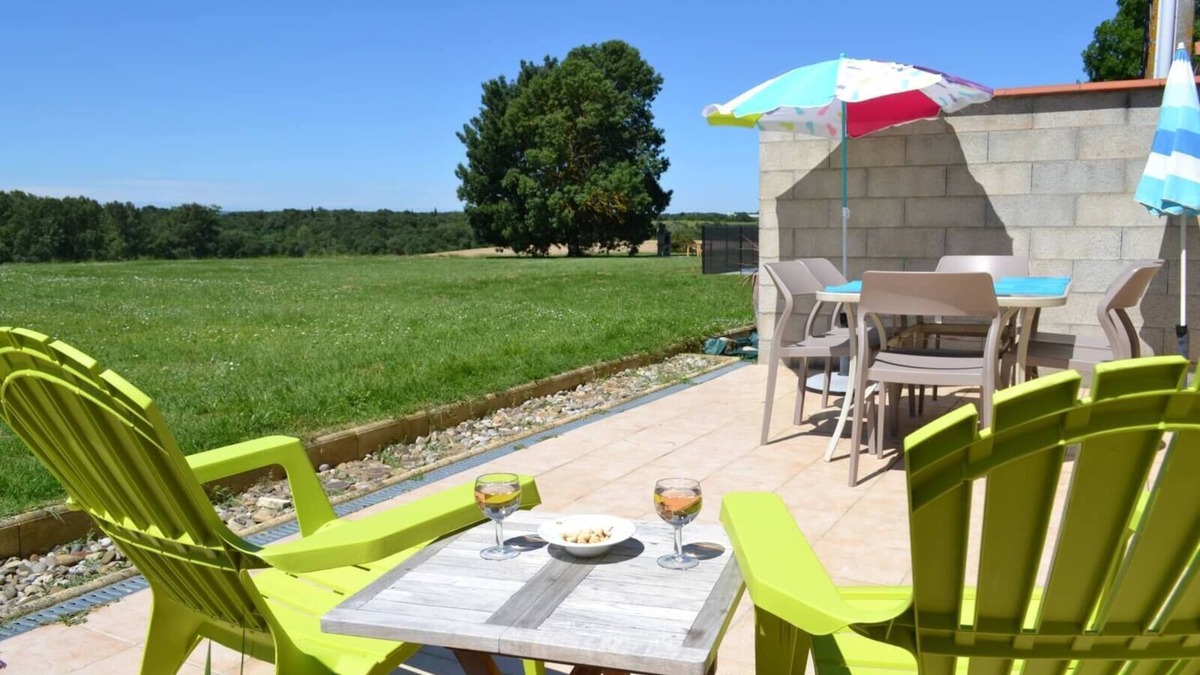 Saint-Papoul House | Apartment near Carcassonne and Castelnaudary with heated pool, parking