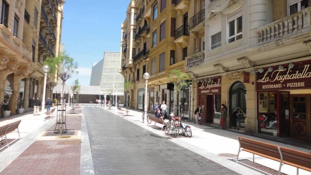Gros Apartment | Apartment near Gros beach, ESS00033