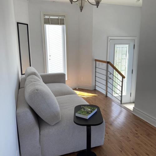 Sainte-Catherine Apartment | Apartment near Montreal