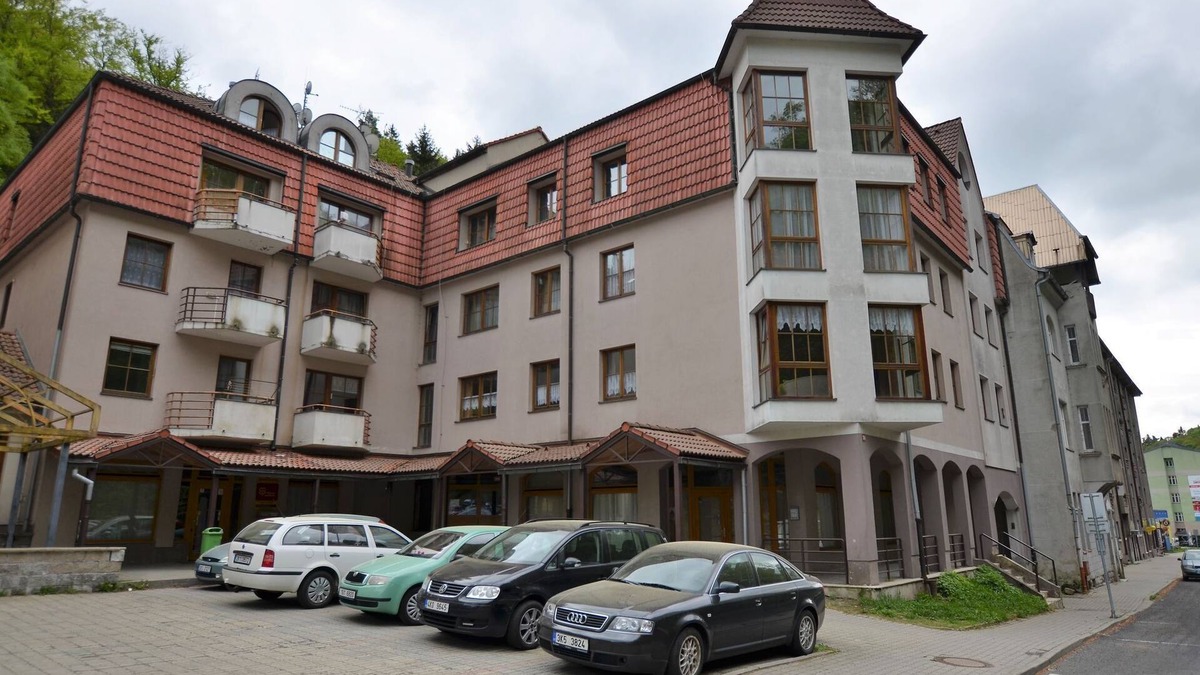Jachymov Apartment | Apartment near Slopes for 4 Guests
