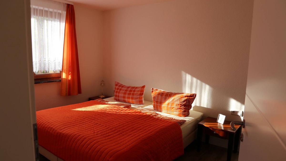 Zarrendorf House | Apartment near Stralsund with its own lake, park and animals