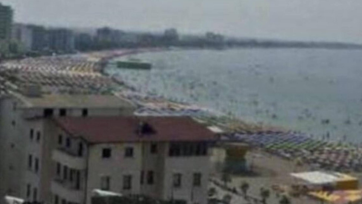 Shengjin Apartment | Apartment near the beach with a beautiful view of the city and sea