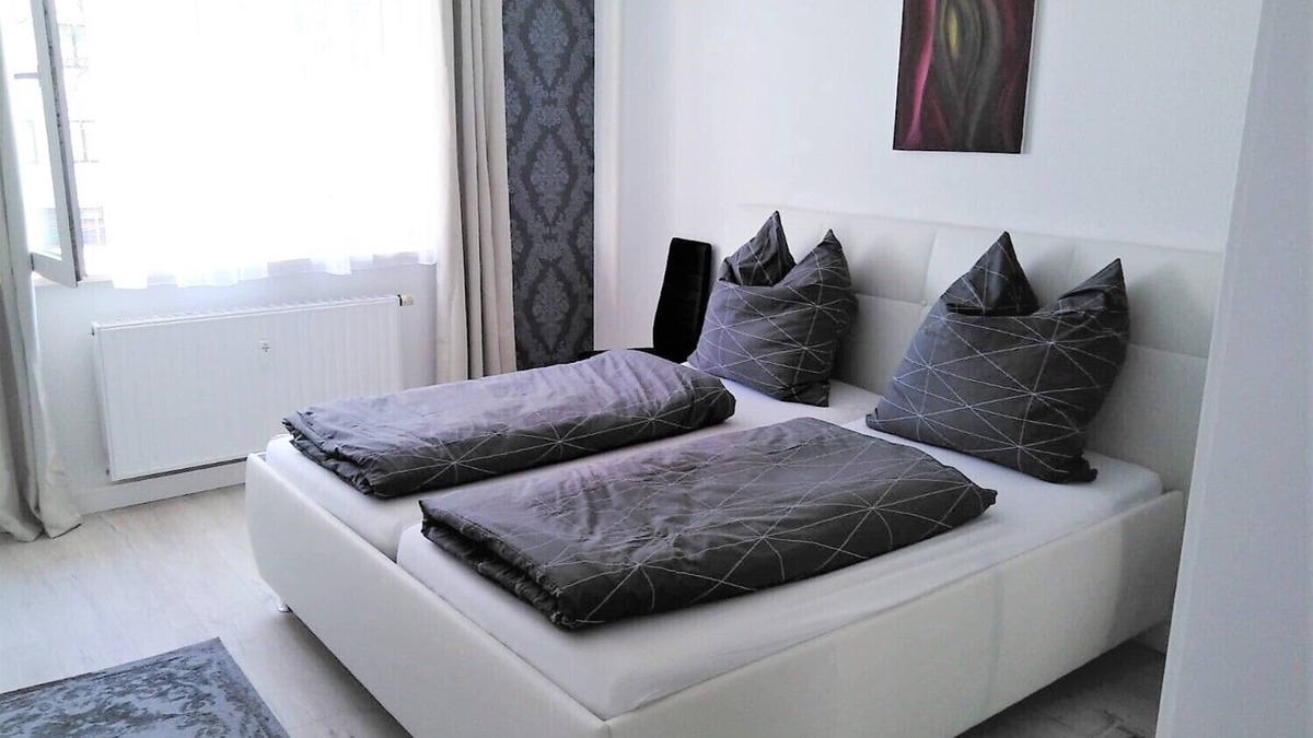 Wahren Apartment | Apartment near the house Auensee with fully equipped kitchen, 1st floor