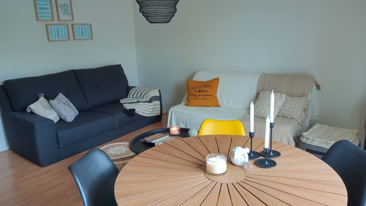 Carantec Apartment | Apartment near the sea in a private residence with a small sea view on the terrace side