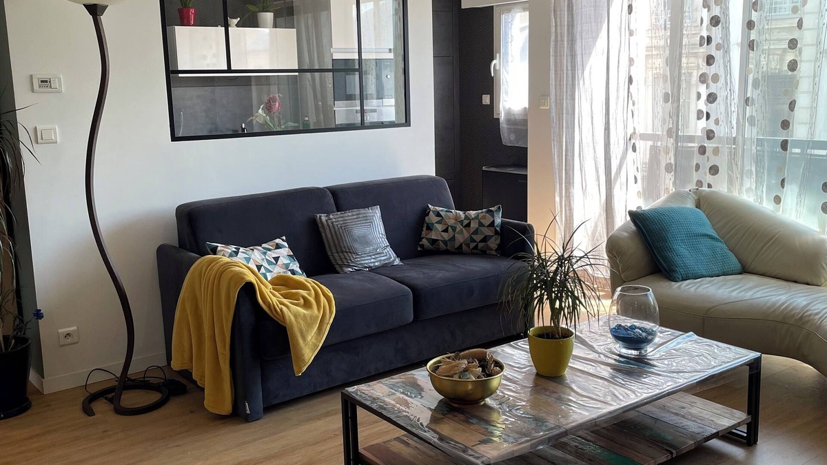 Laval Apartment | Apartment near train station and town center