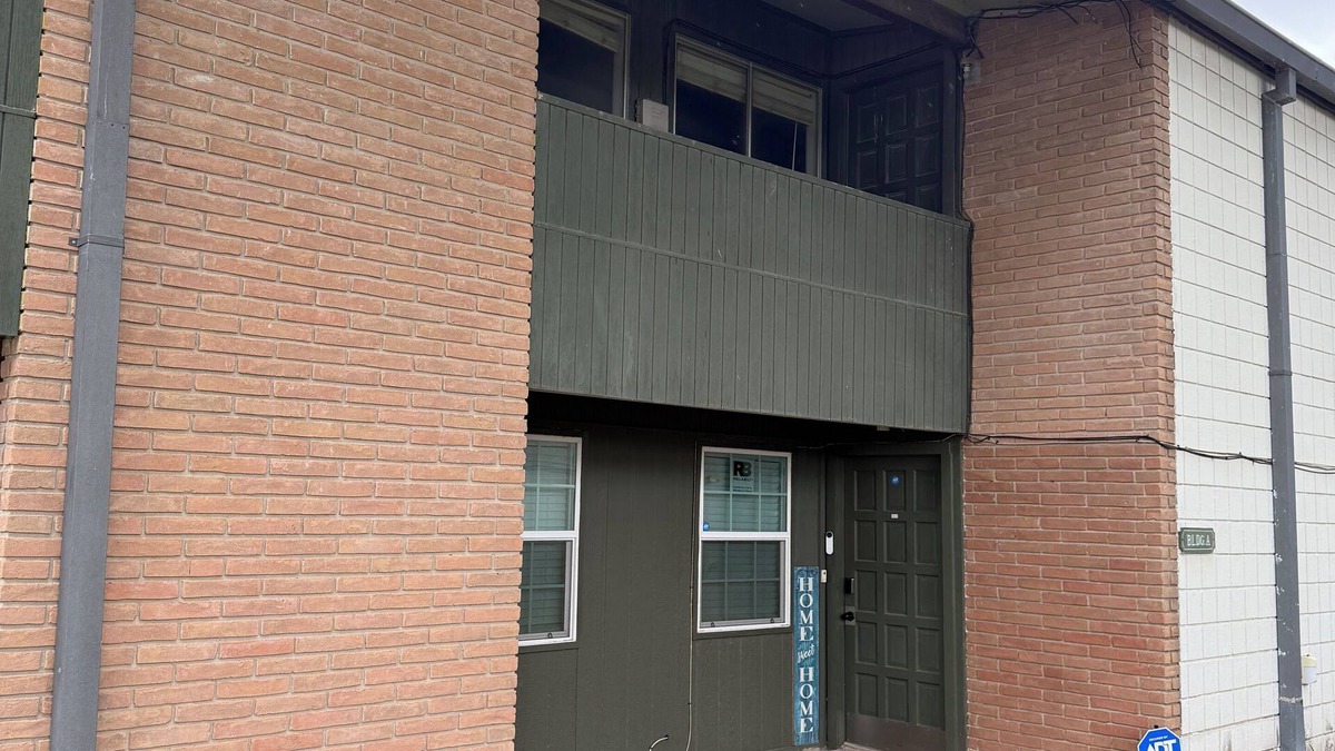 Edinburg Apartment | Apartment Near UTRGV – Walk to Campus! 5 Minute Drive!