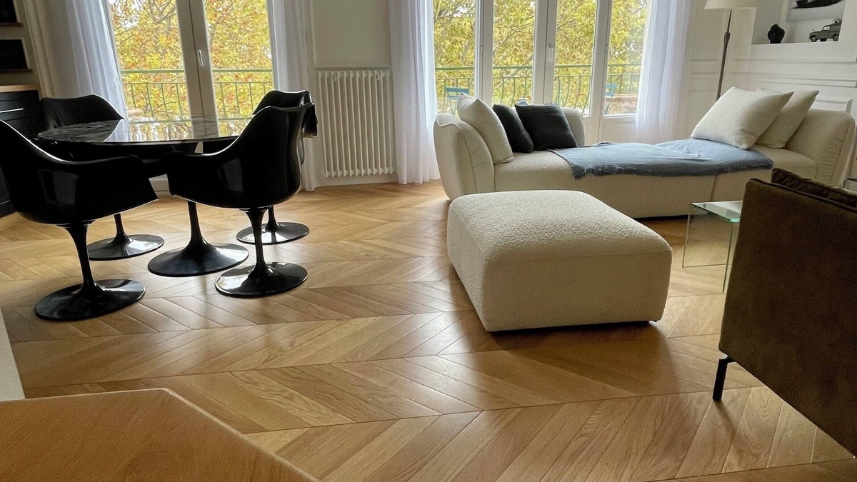 Les Halles - Valliere Apartment | Apartment nestled in the trees