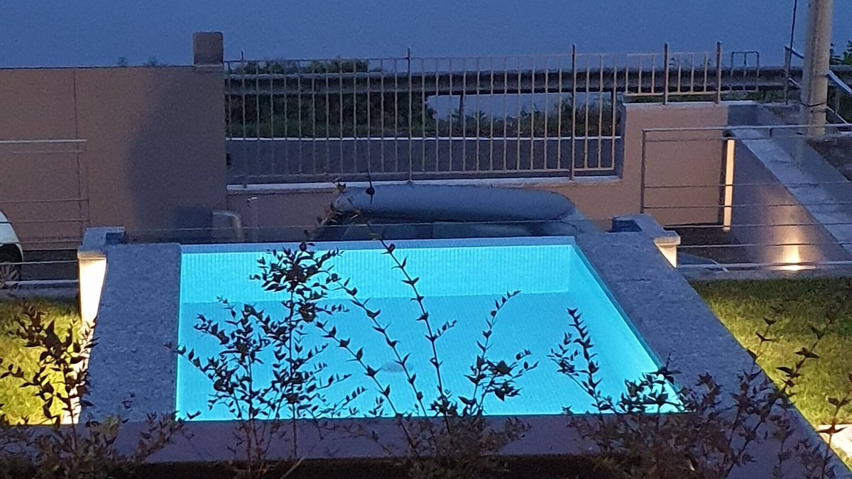 Carcioni Apartment | Apartment 'New Infinity Pool - I Carcioni' with Lake View, Private Pool and Wi-Fi