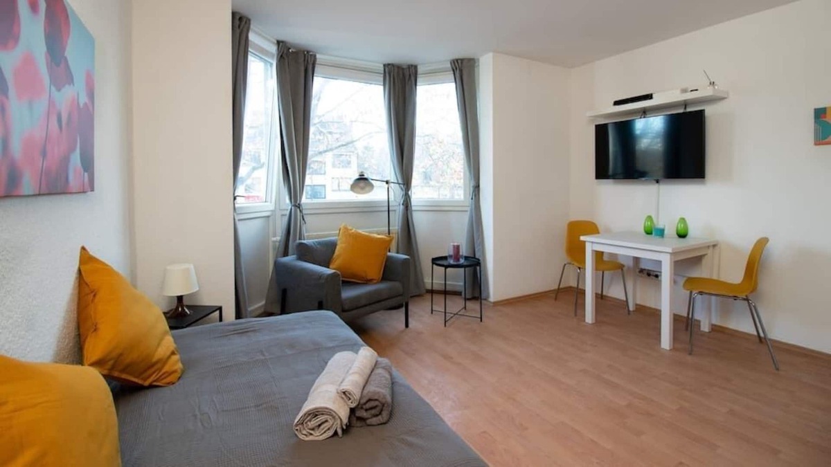 Bilk Apartment | Apartment Newly Furnished in Düsseldorf Wersten