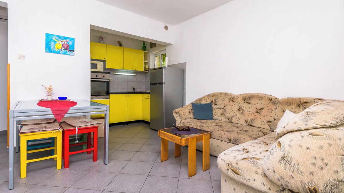 Maslinica Apartment | Apartment Nikola (72211-A1) - Maslinica
