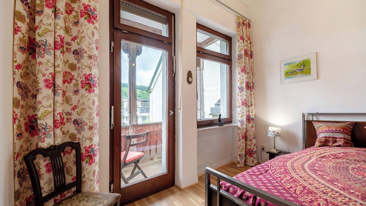 Merl Apartment | Apartment 'Nikola' with Shared Terrace, Shared Garden and Balcony, WLAN