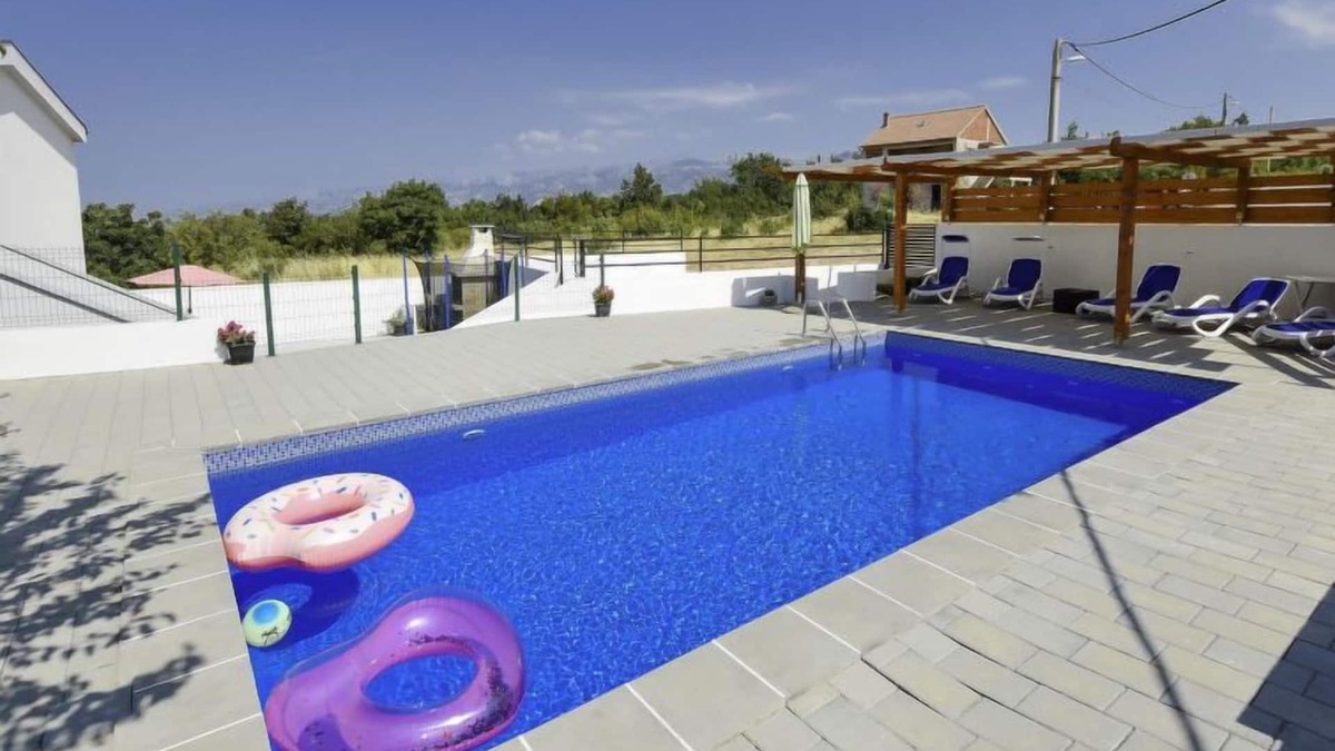 Krusevo Apartment | Apartment Nina by Interhome
