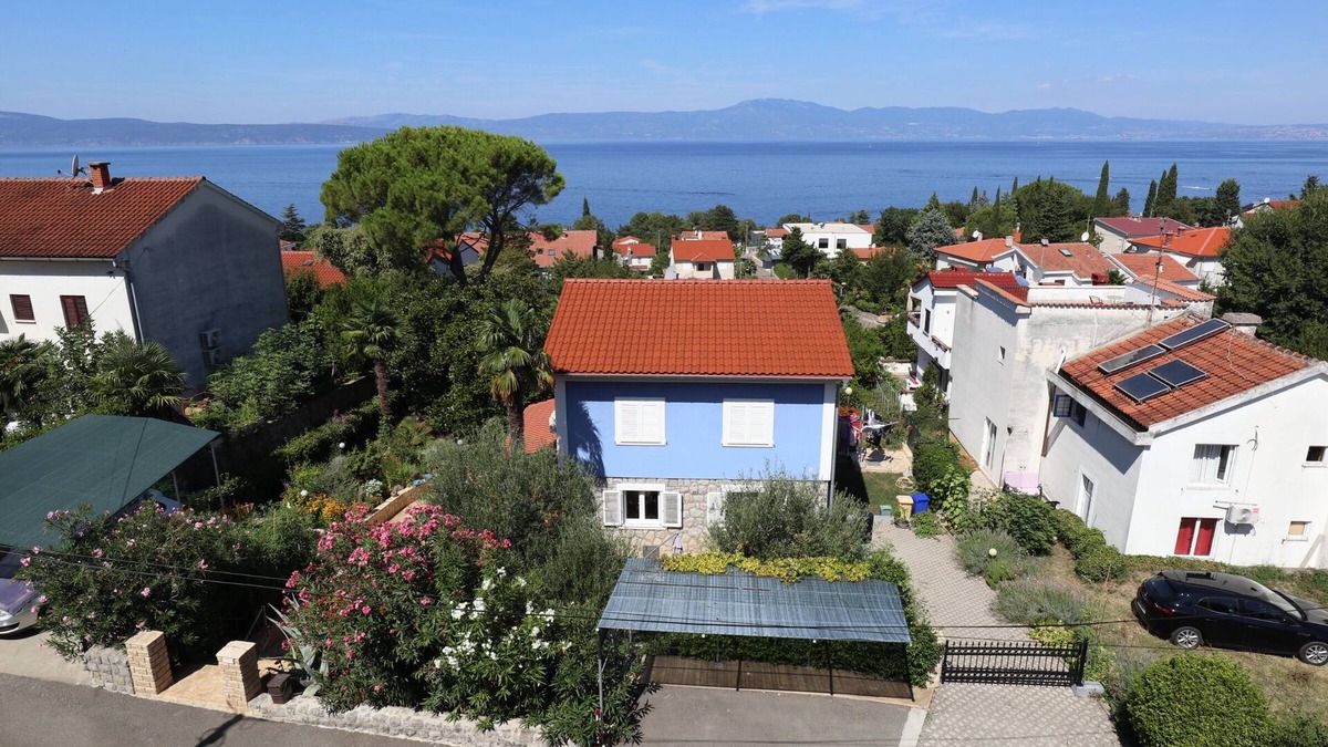 Njivice Apartment | Apartment Njivice for 2 persons, 3 star "Lilis" apartment