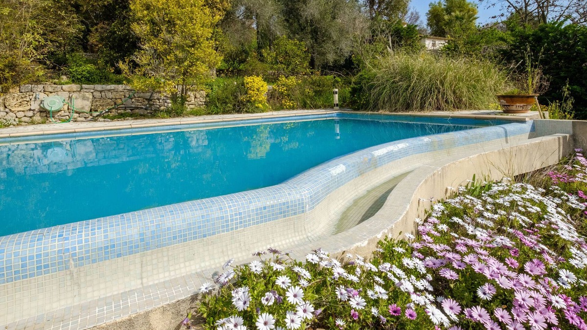 Chateauneuf-Grasse Apartment | Apartment 'Numéro 1' with Private Pool, Private Terrace and Wi-Fi